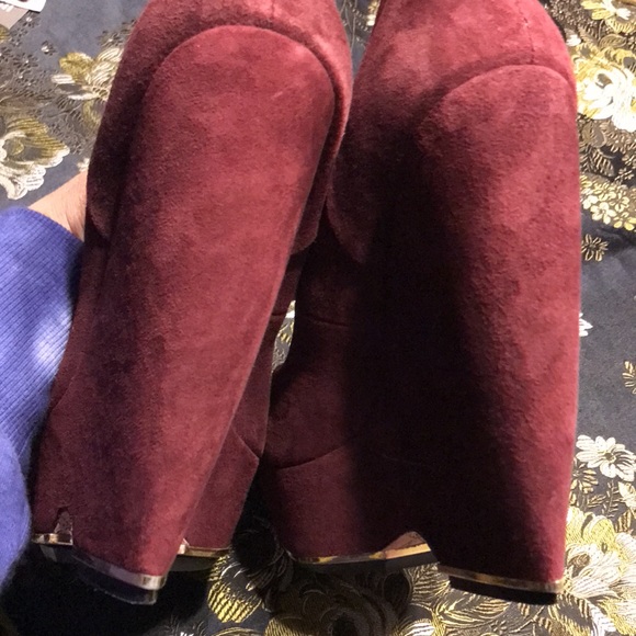 L.A.M.B Burgundy Suede Pumps - Picture 5 of 12